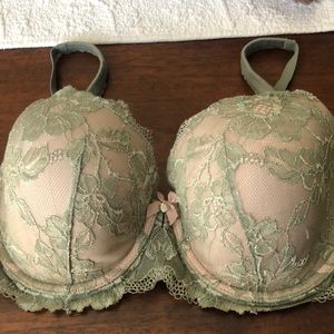Victoria’s Secret body by Victoria lined Demi lace